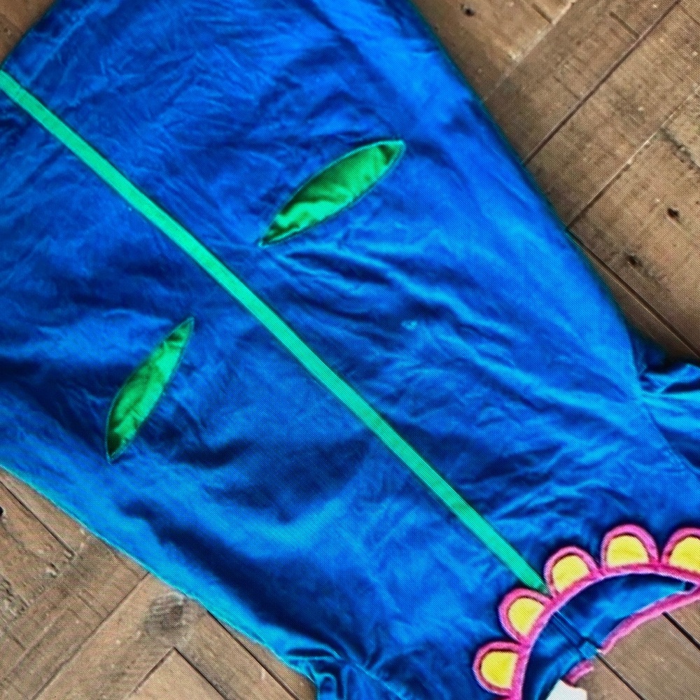 Flower collar appliqué pockets zip blouse